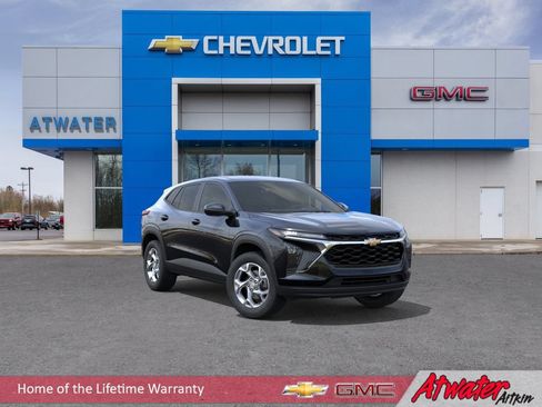 New 2026 Chevrolet Trax LS w/ LS Convenience Package FWD image 1