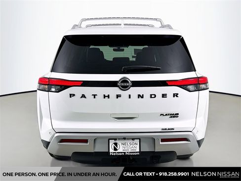 Certified 2025 Nissan Pathfinder Platinum w/ Black Appearance Package image 6