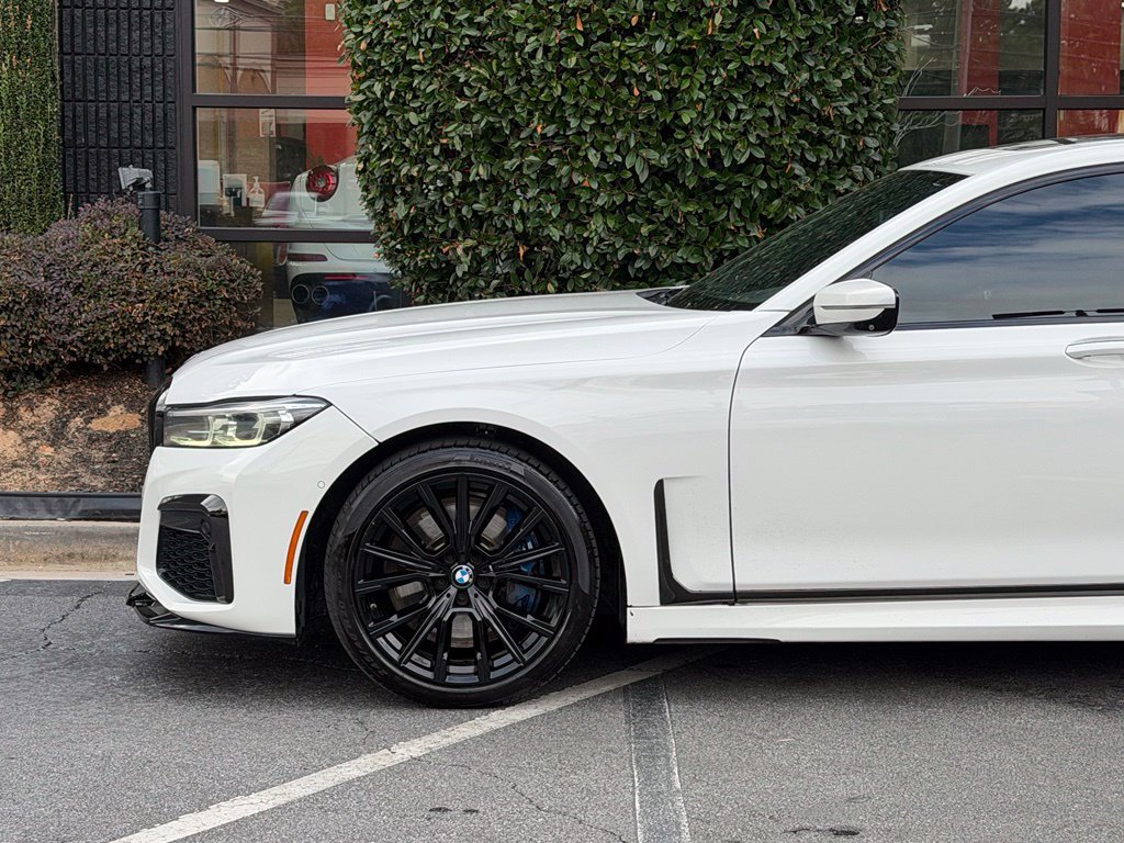 Used 2022 BMW 740i w/ M Sport Package RWD image 10