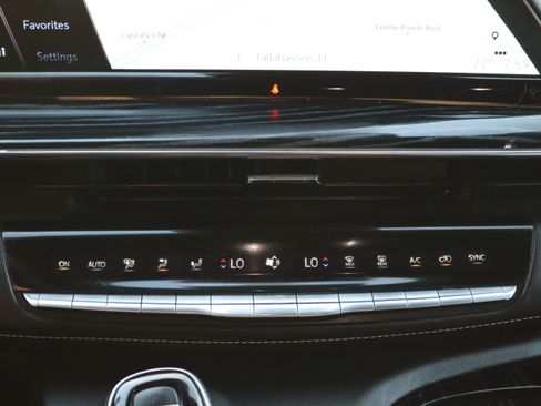 Certified 2022 Cadillac Escalade Sport RWD image 37