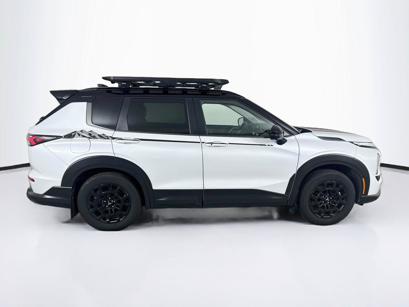 Used 2026 Mitsubishi Outlander AWD image 7
