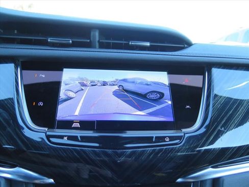 Used 2025 Cadillac XT6 Premium Luxury image 17