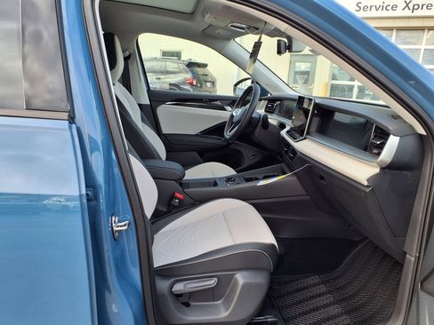 New 2026 Volkswagen Tiguan SE image 12