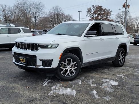 Used 2024 Jeep Grand Cherokee L Limited w/ Luxury Tech Group II image 3