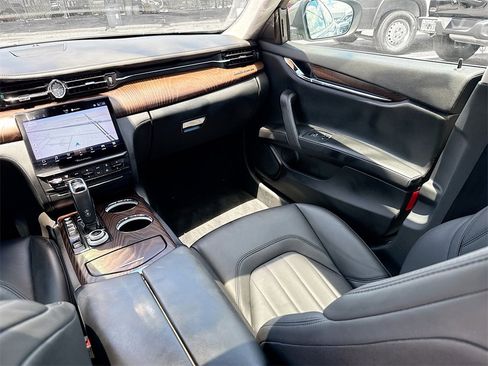 Used 2021 Maserati Quattroporte S image 26