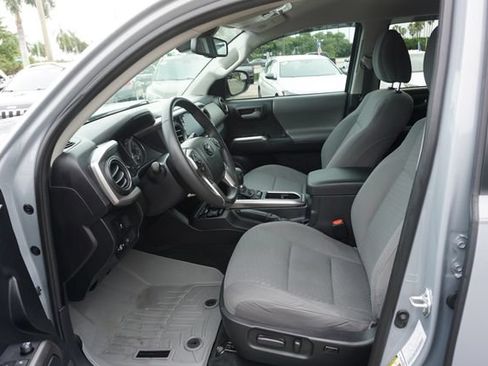 Used 2021 Toyota Tacoma SR5 RWD image 15