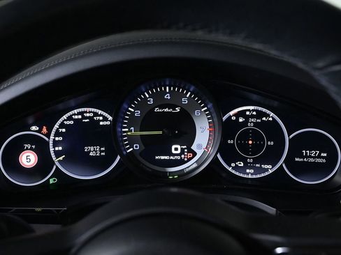 Certified 2022 Porsche Cayenne Turbo S AWD/4WD image 13