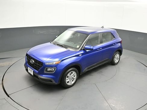 Certified 2022 Hyundai Venue SE image 32