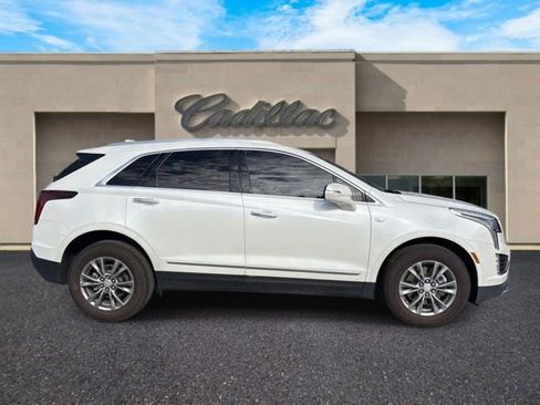 Certified 2023 Cadillac XT5 Premium Luxury FWD image 2