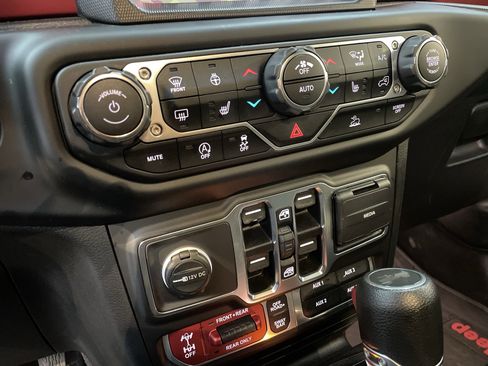 Used 2021 Jeep Wrangler Unlimited Rubicon AWD/4WD image 27