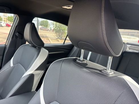 Used 2025 Toyota Camry SE w/ Convenience Package image 9