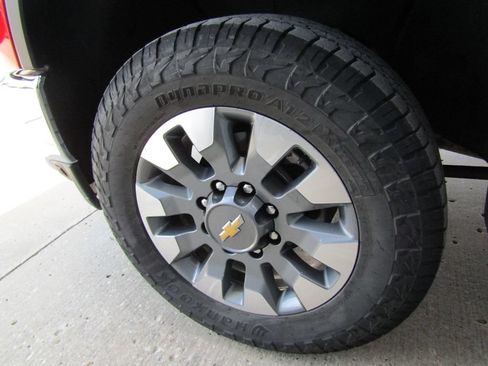 Used 2023 Chevrolet Silverado 2500 LT AWD/4WD image 27