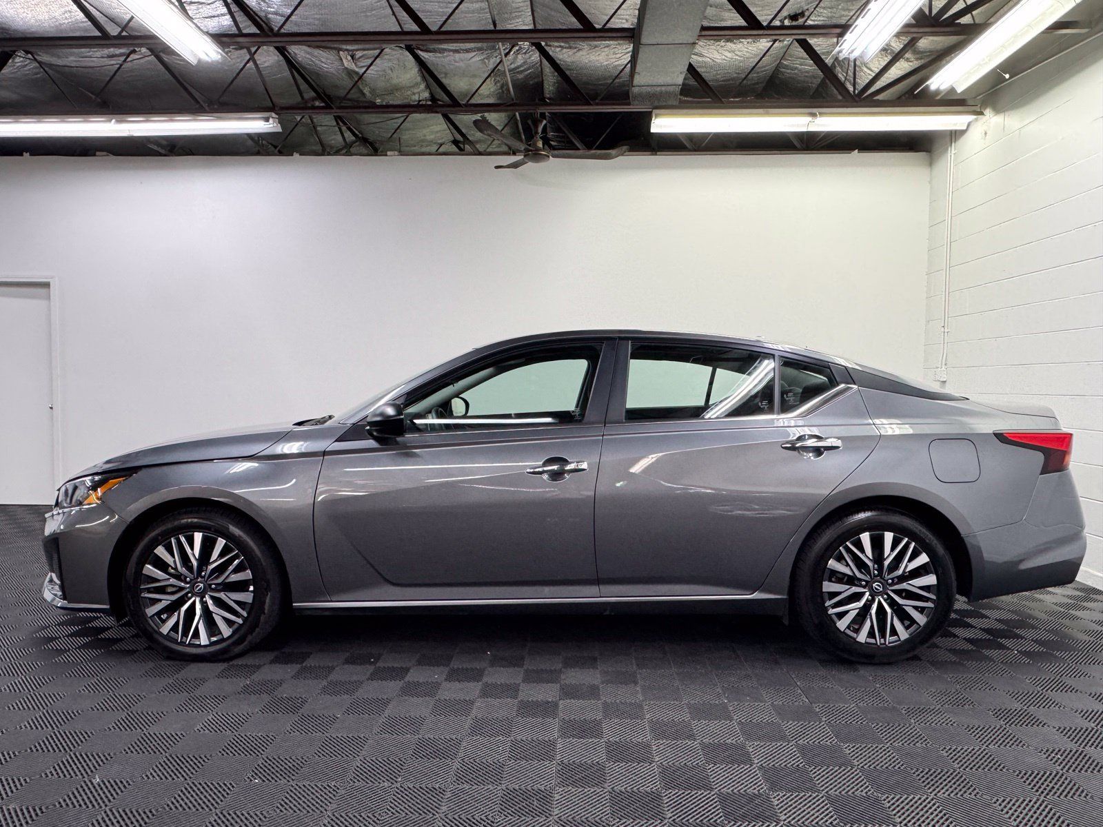 Certified 2025 Nissan Altima 2.5 SV FWD image 4