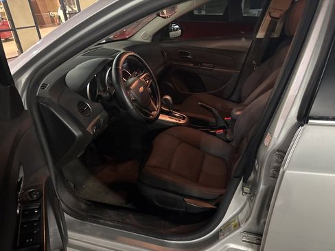 Used 2015 Chevrolet Cruze LT image 3