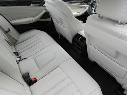 Certified 2023 BMW 540i w/ Executive Package image 33