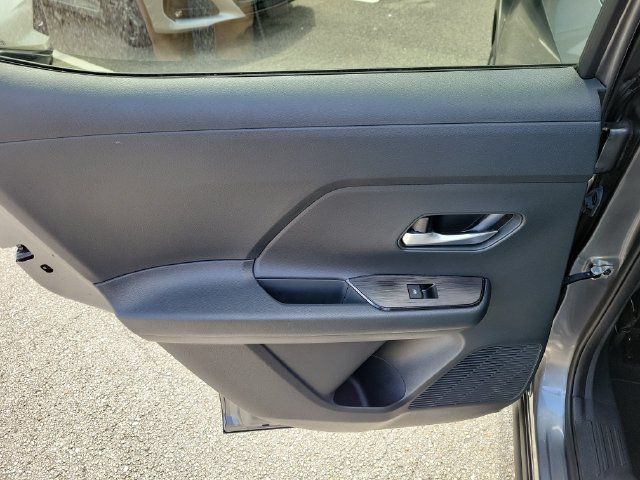 Certified 2025 Nissan Kicks SV FWD image 10