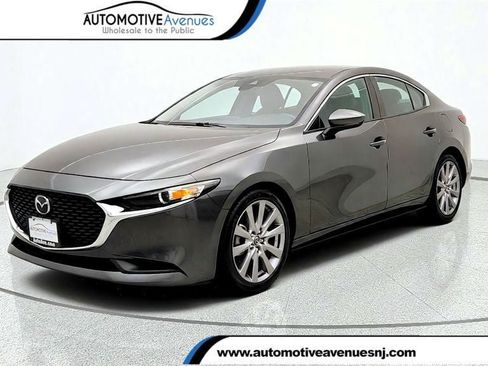 Used 2021 MAZDA MAZDA3 s FWD image 1