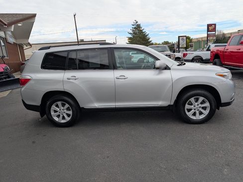Used 2013 Toyota Highlander SE image 8