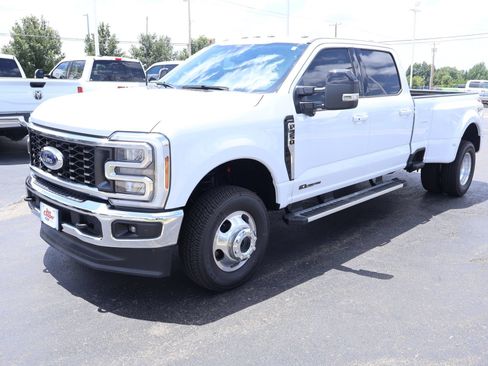 New 2026 Ford F350 Lariat w/ FX4 Off-Road Package AWD/4WD image 11