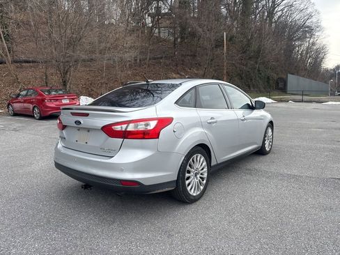 Used 2012 Ford Focus Titanium image 4