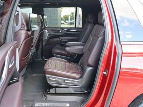 Used 2021 Cadillac Escalade ESV Premium Luxury Platinum image 57