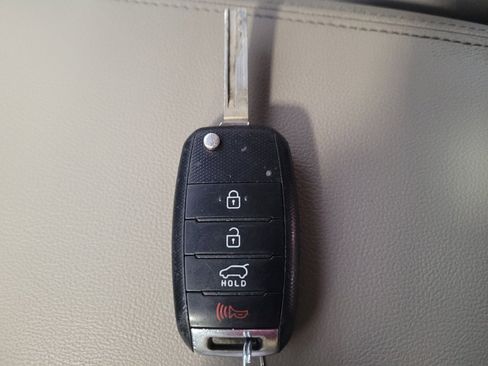 Used 2020 Kia Sorento LX w/ LX I4 Convenience Package image 32