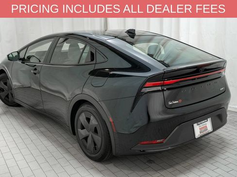 Used 2026 Toyota Prius LE FWD image 3