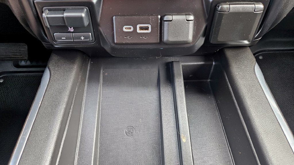 Used 2022 GMC Sierra 2500 AT4 w/ AT4 Premium Plus Package AWD/4WD image 38