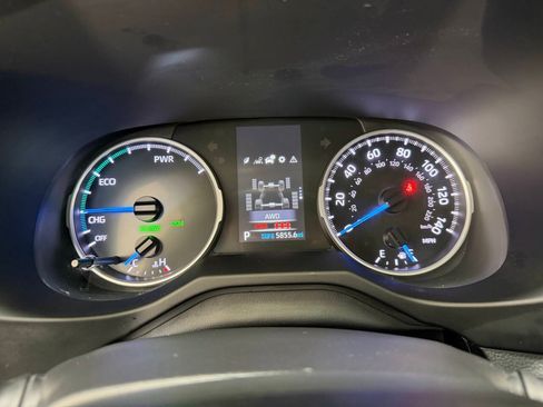 Used 2022 Toyota RAV4 XLE AWD/4WD image 15