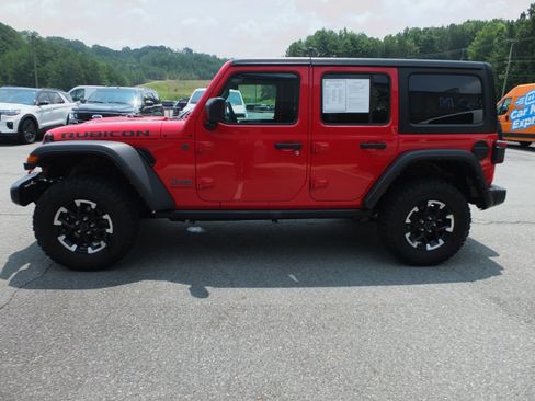 Used 2025 Jeep Wrangler Unlimited Rubicon AWD/4WD image 6