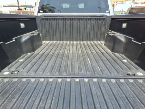 Certified 2025 Toyota Tacoma TRD Off-Road AWD/4WD image 6