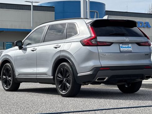 Used 2024 Honda CR-V Sport Touring image 3