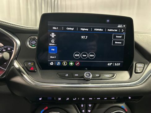 Used 2025 Chevrolet Blazer LT FWD image 17