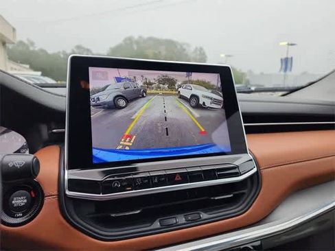 Used 2022 Jeep Compass Limited image 24