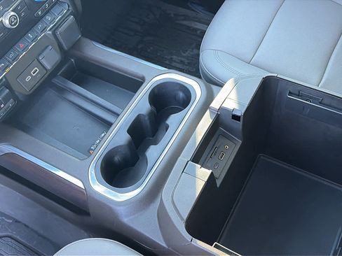 Used 2023 GMC Sierra 3500 SLT w/ SLT Premium Package image 21