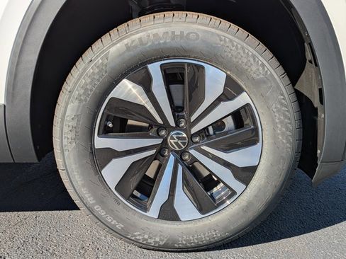 New 2026 Volkswagen Atlas SE image 9