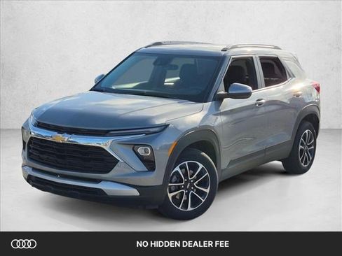 Used 2024 Chevrolet TrailBlazer LT w/ Driver Confidence Package FWD image 1
