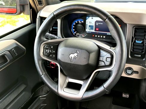 Used 2024 Ford Bronco Wildtrak AWD/4WD image 30