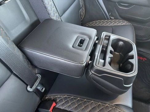 Used 2023 Jeep Wrangler Unlimited Sahara AWD/4WD image 24