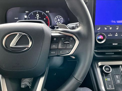 Used 2025 Lexus GX 550 w/ Accessory Package (2T) AWD/4WD image 24