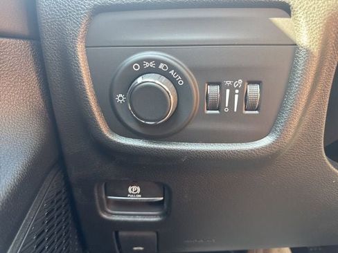New 2026 Jeep Grand Cherokee Altitude RWD image 21