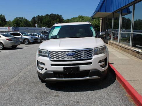 Used 2016 Ford Explorer Platinum AWD/4WD image 2