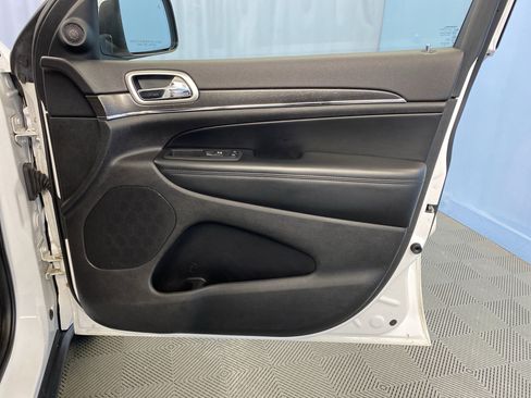 Used 2018 Jeep Grand Cherokee Limited image 47