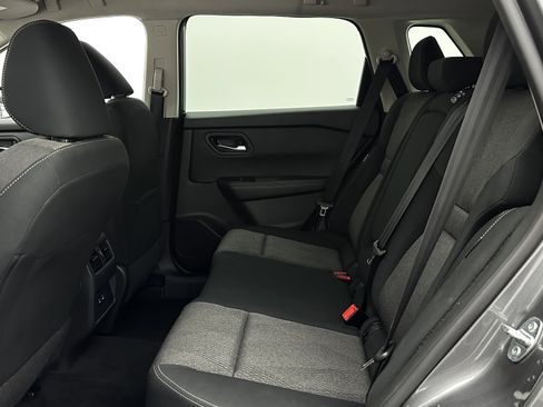 Used 2024 Nissan Rogue SV image 29