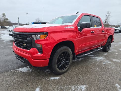 Used 2025 Chevrolet Silverado 1500 Custom image 9