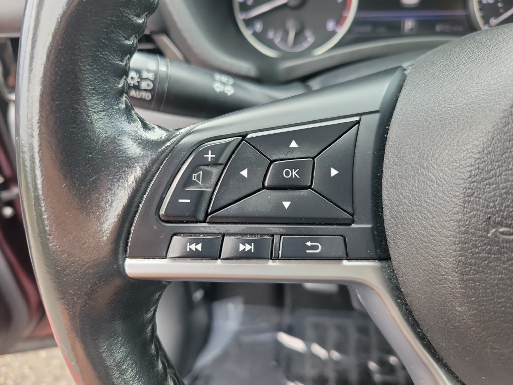 Certified 2022 Nissan Sentra SV FWD image 19