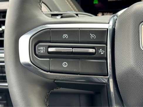 New 2026 GMC Yukon XL Elevation w/ LPO, Get Active Package AWD/4WD image 17