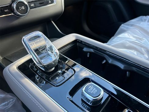 New 2026 Volvo XC90 B6 Ultra image 18