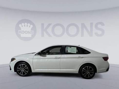 Used 2025 Volkswagen Jetta Sport FWD image 13