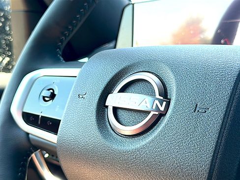 New 2026 Nissan Armada SL w/ Captain's Chari Seat Package AWD/4WD image 21